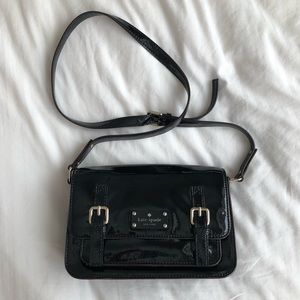 NEW KATE SPADE BLACK SHINY PATENT LEATHER CROSSBODY BAG WITH GOLD HARDWARE